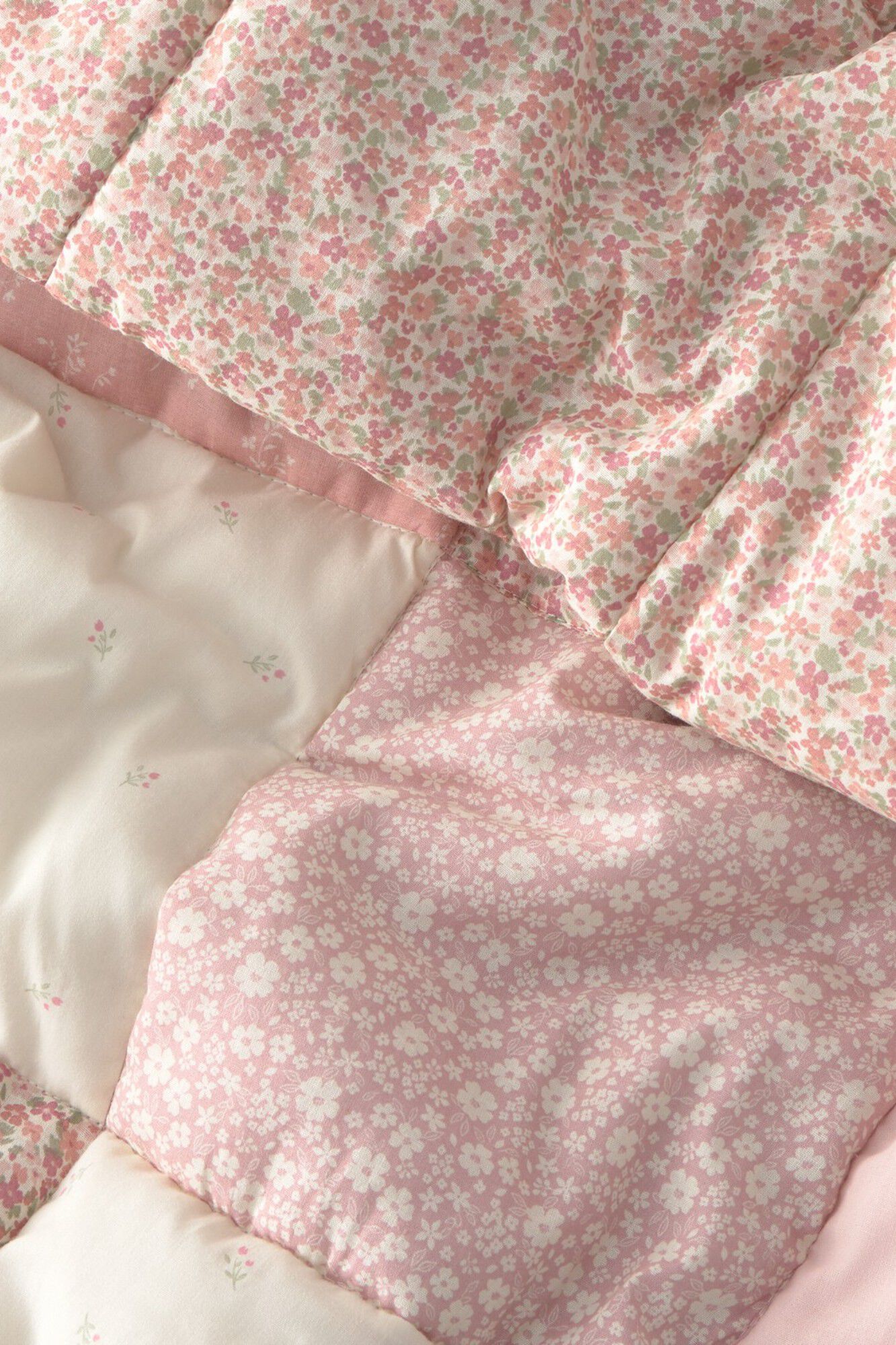Textura Traditionelle Patchwork-Steppdecke
