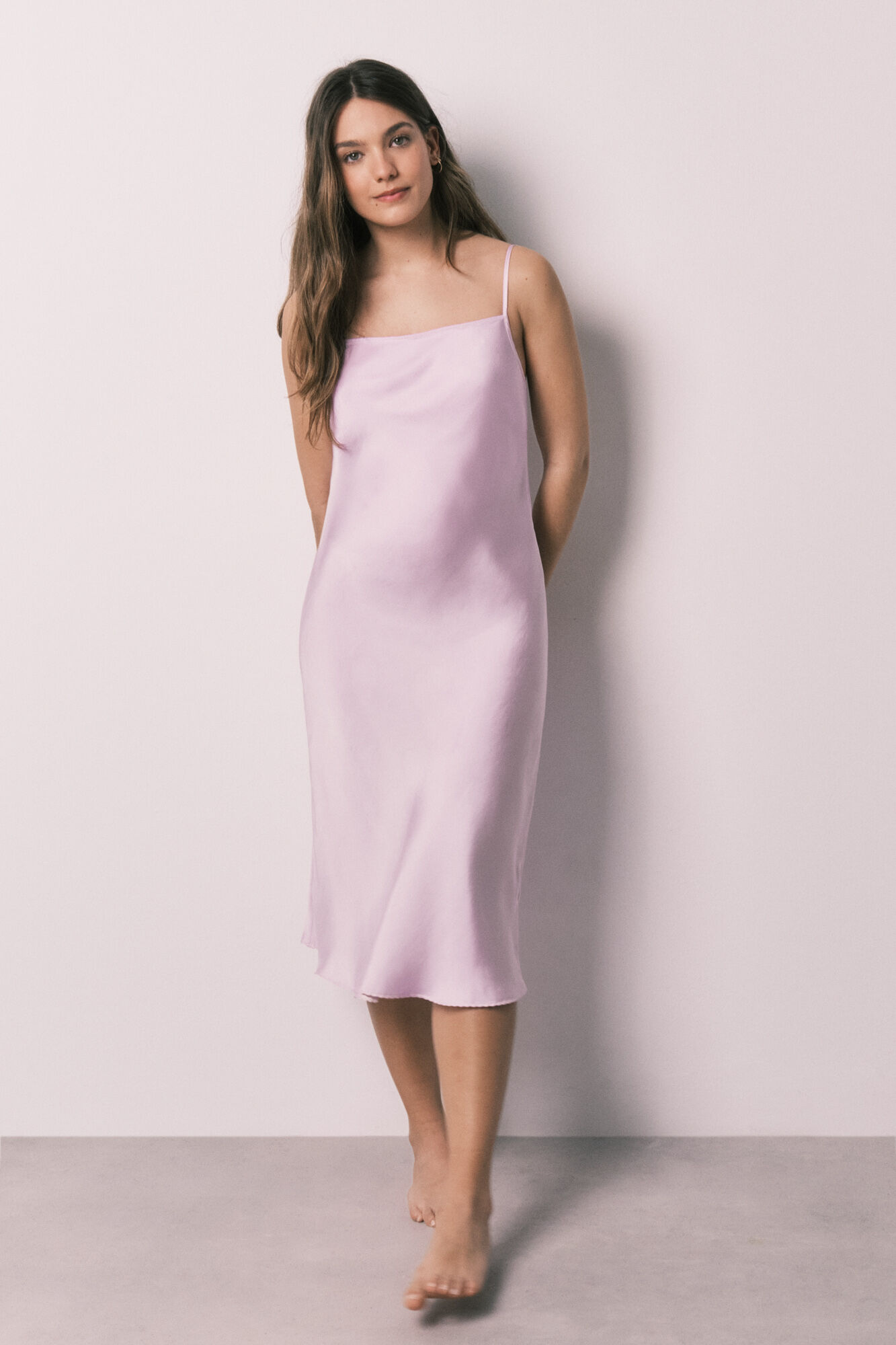 Women'secret Lila szat&eacute;n p&aacute;ntos midi h&aacute;l&oacute;ing