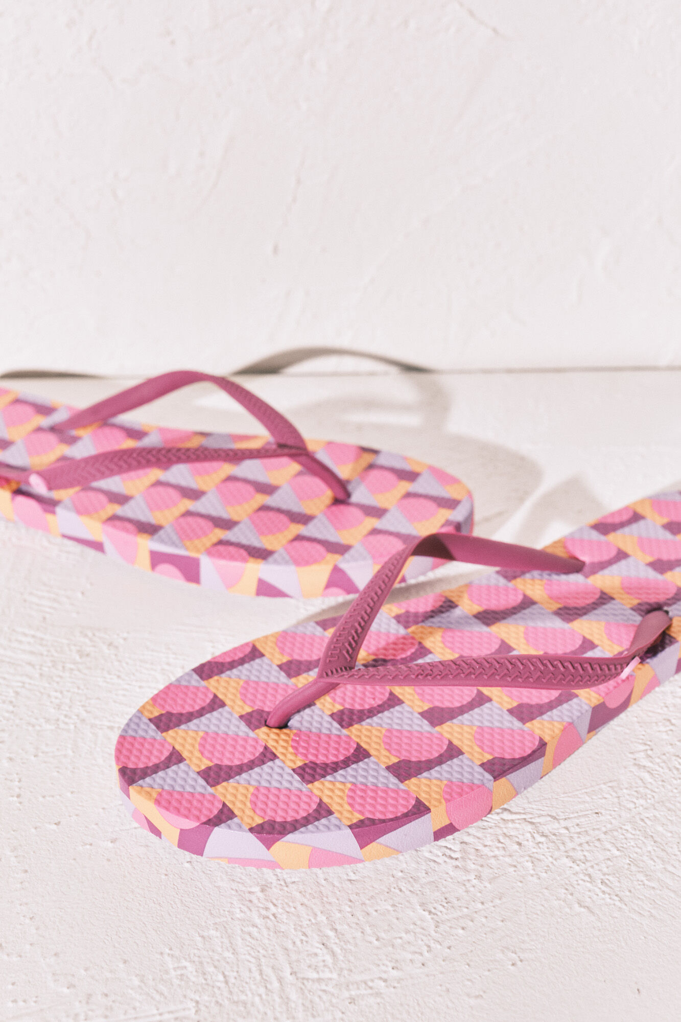 Women'secret Pink geometric print toe sandals