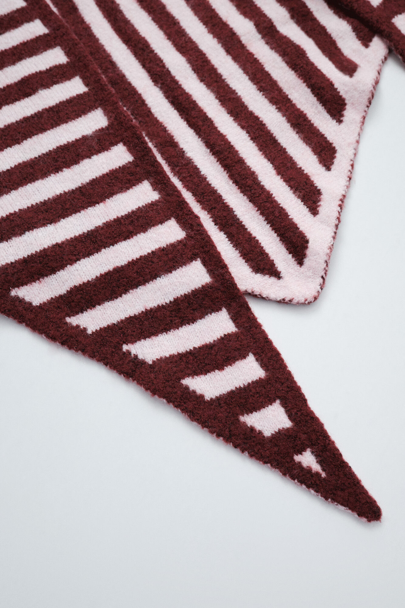 Women'secret Foulard triangle en maille &agrave; rayures