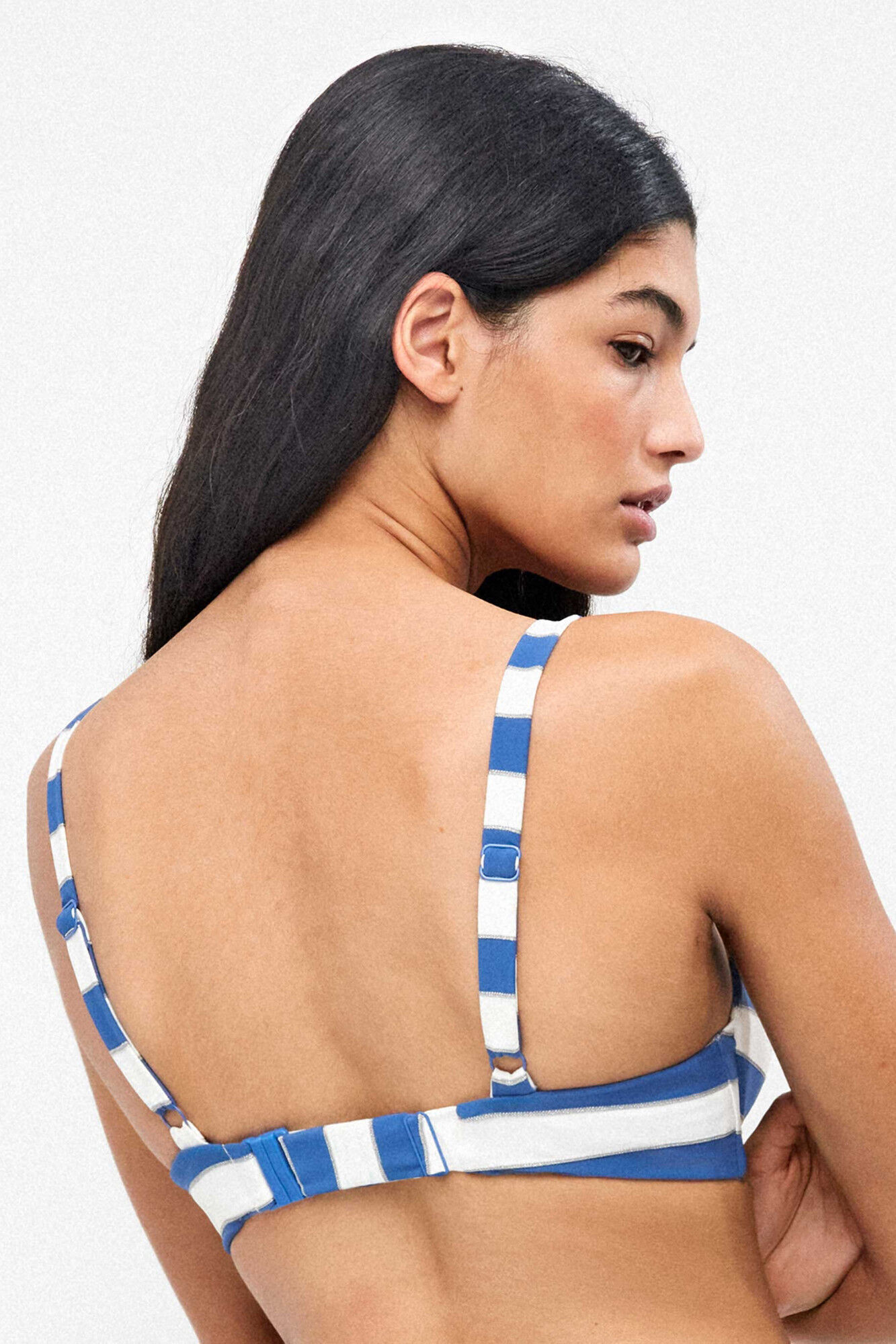 Gisela Gestreiftes klassisches Bikini-Top mit Kreuzdetail