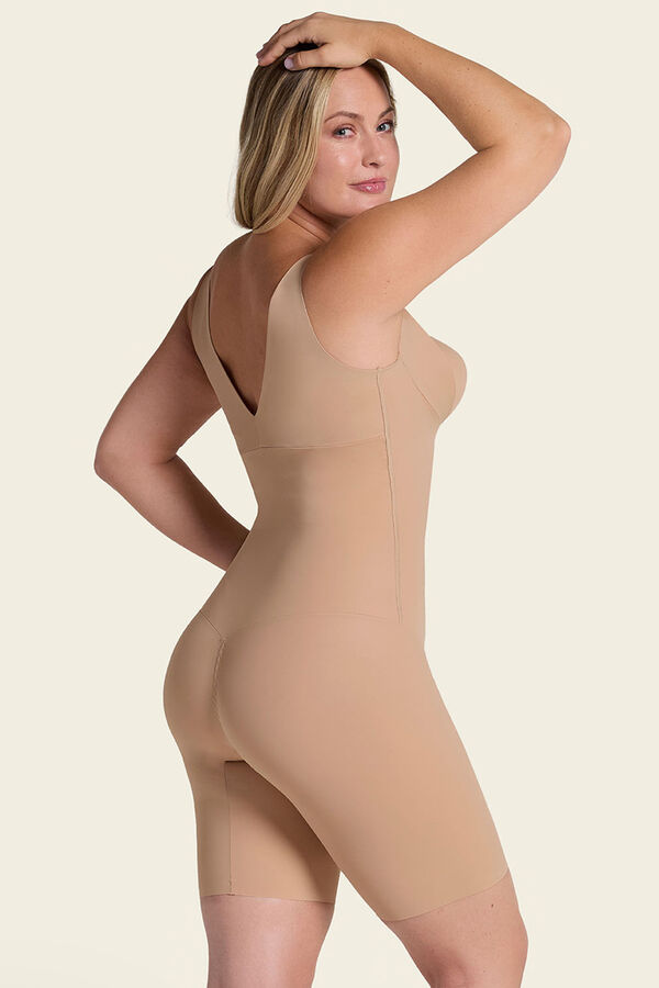 Leonisa Body pecho libre ultraliviano de control fuerte beige