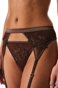 Penti Estes cal&ccedil;&otilde;es combinam chiffon delicado com renda para um acabamento elegante e rom&acirc;ntico. A sua textura leve proporciona conforto e liberdade de movimentos, adaptando-se suavemente &agrave; figura. Uma pe&ccedil;a ideal para completar um conjunto especial.