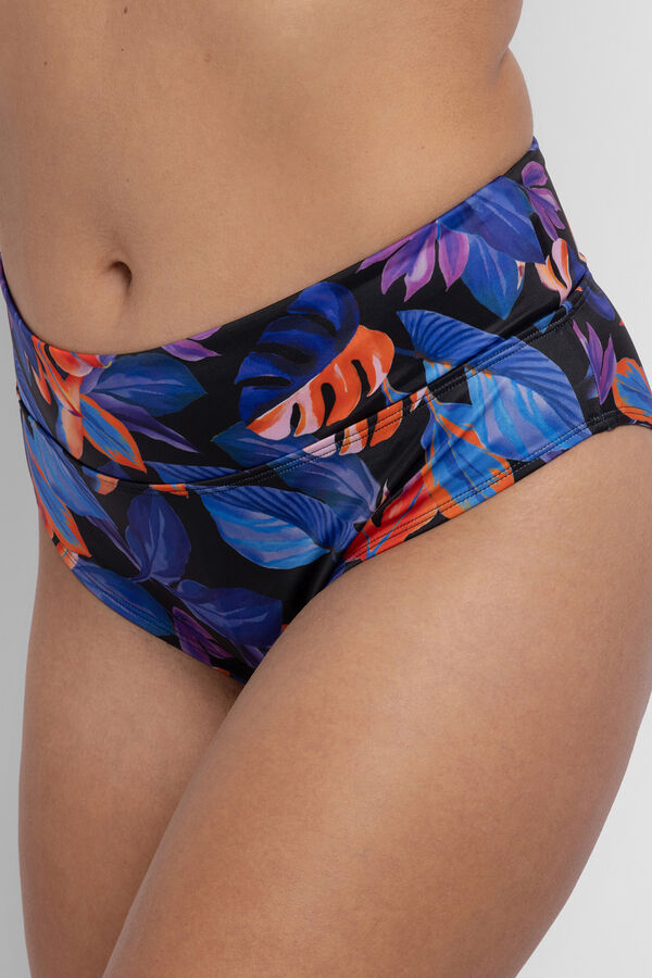 Dorina Braga bikini completa Togo mago negro