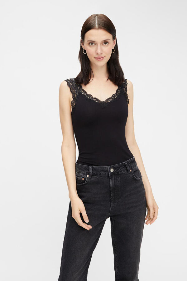 Pieces Top com detalhe de renda preto