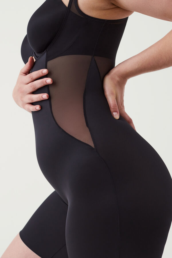 Spanx Body- Hose unterhalb der Brust aus Tüll und Satin. Shaping-Satin Schwarz