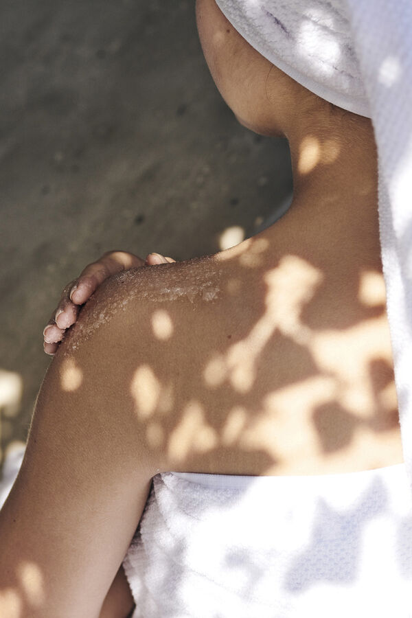 Meraki Exfoliante corporal de aceite y azúcar blanco