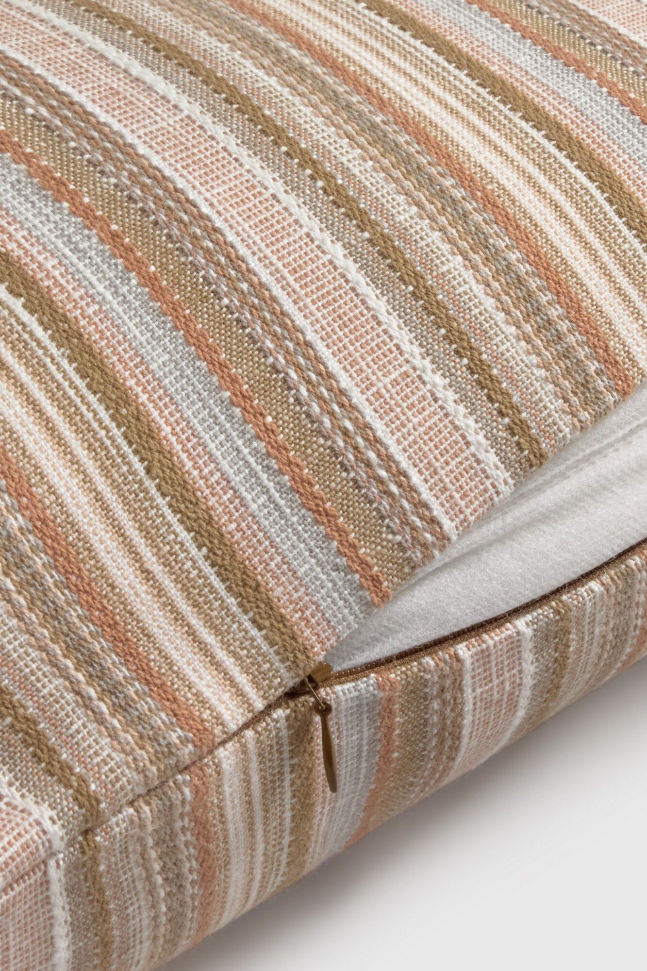 Textura Kissenbezug aus Baumwolle mit mehrfarbigem Streifendesign