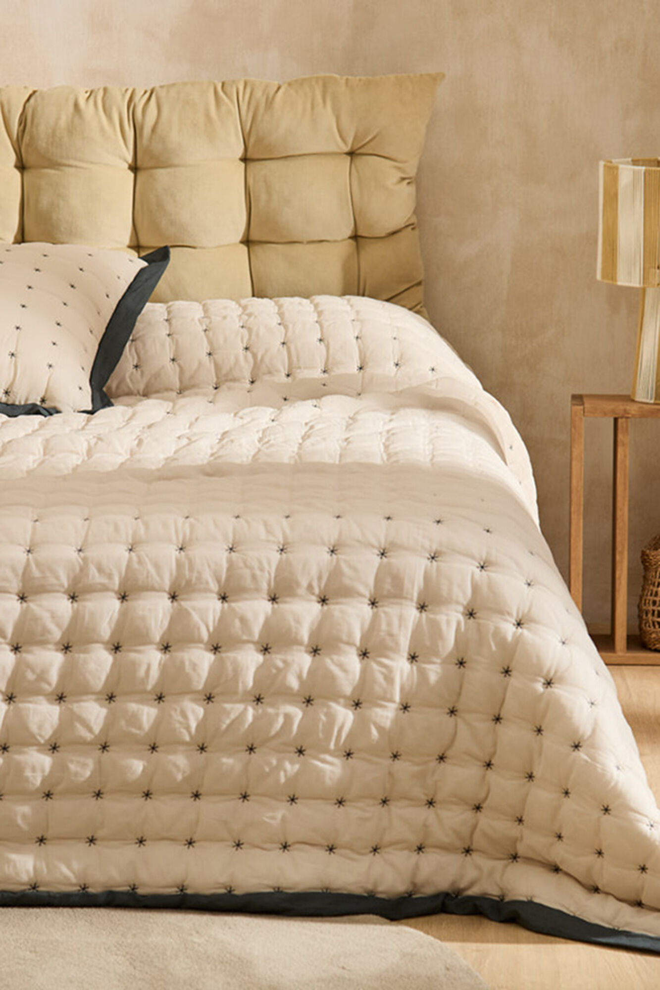 Calma House Steppdecke Nimes in Ecru