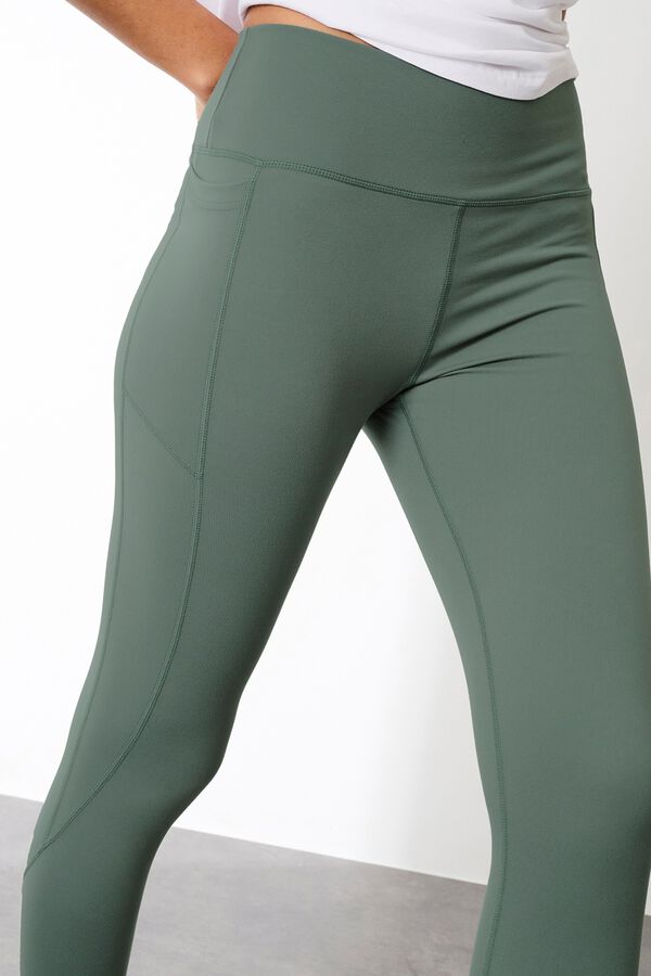 Only Play High-waisted and side pocket leggings green