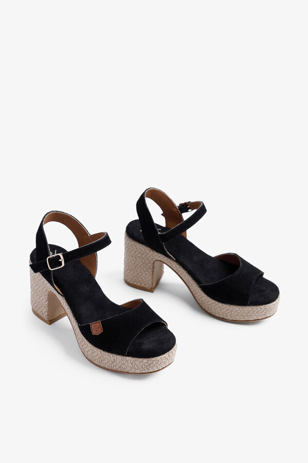 Popa Cu&ntilde;a tac&oacute;n Daira Serraje negro