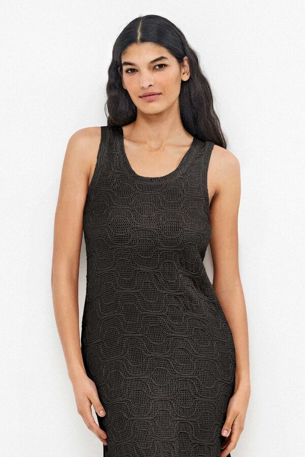 Gisela Vestido recto midi crochet negro
