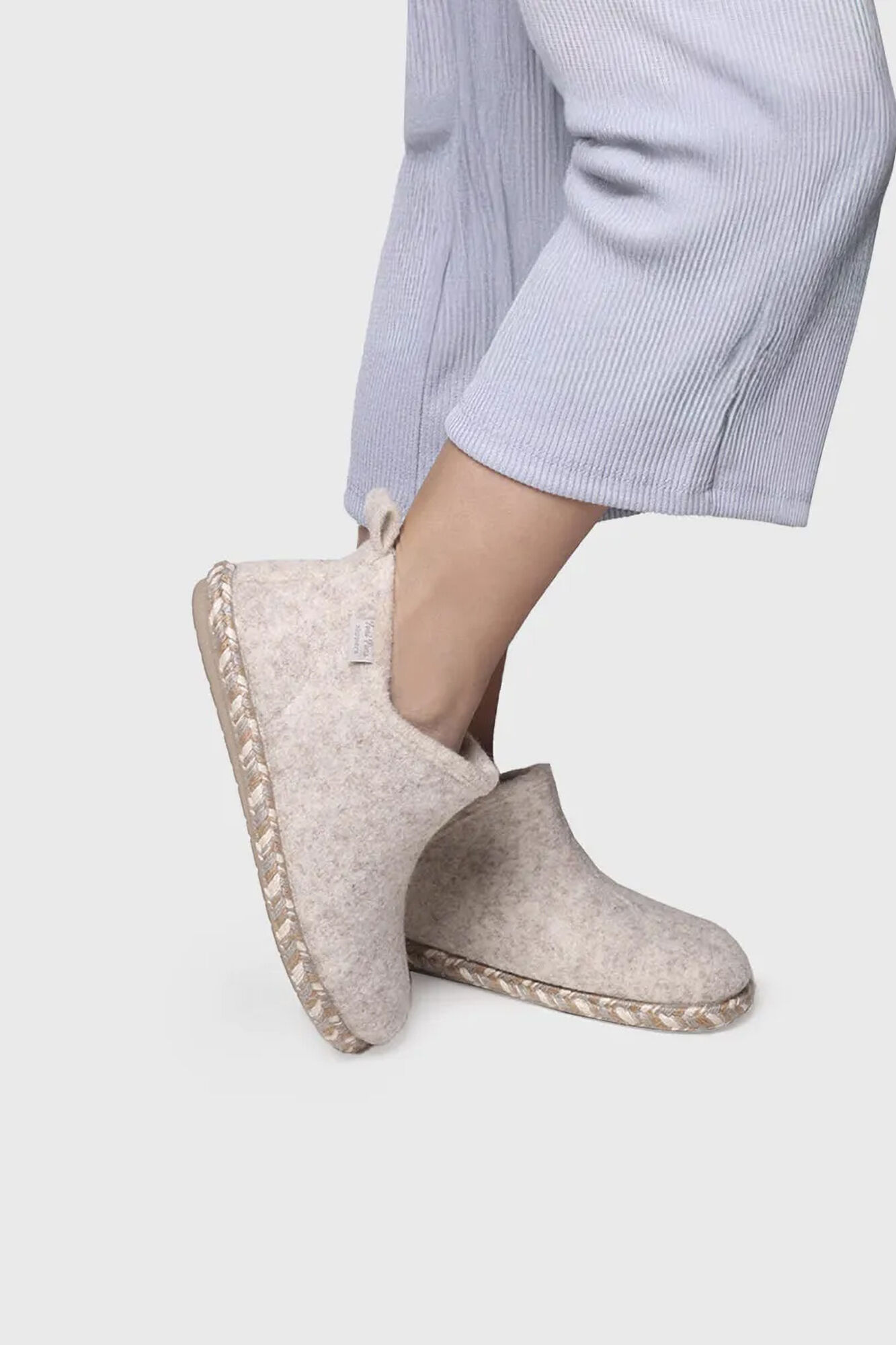 Toni Pons Zapatilla Abotinada Para Mujer  En Fieltro