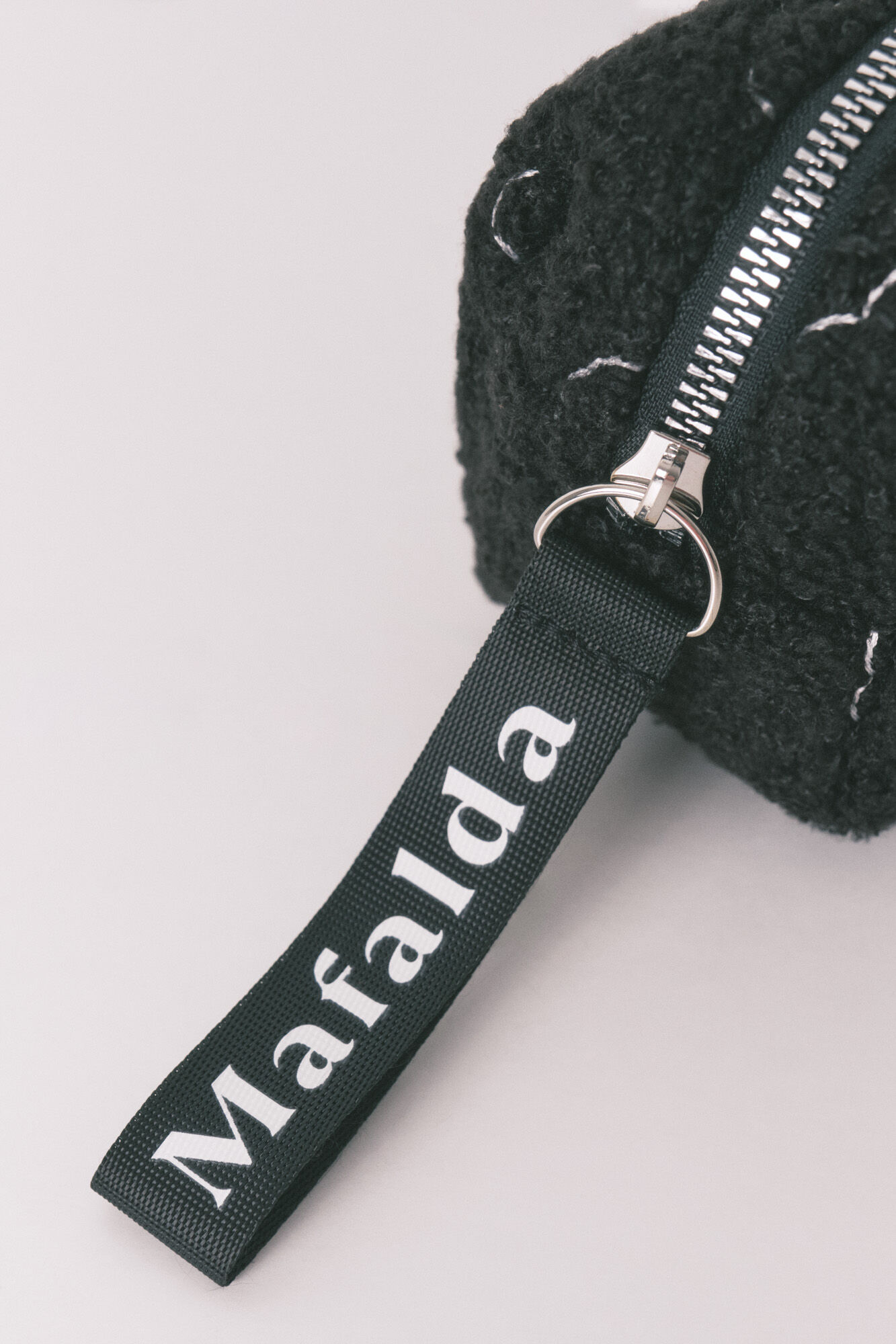 Women'secret Black sherpa small vanity case MAFALDA