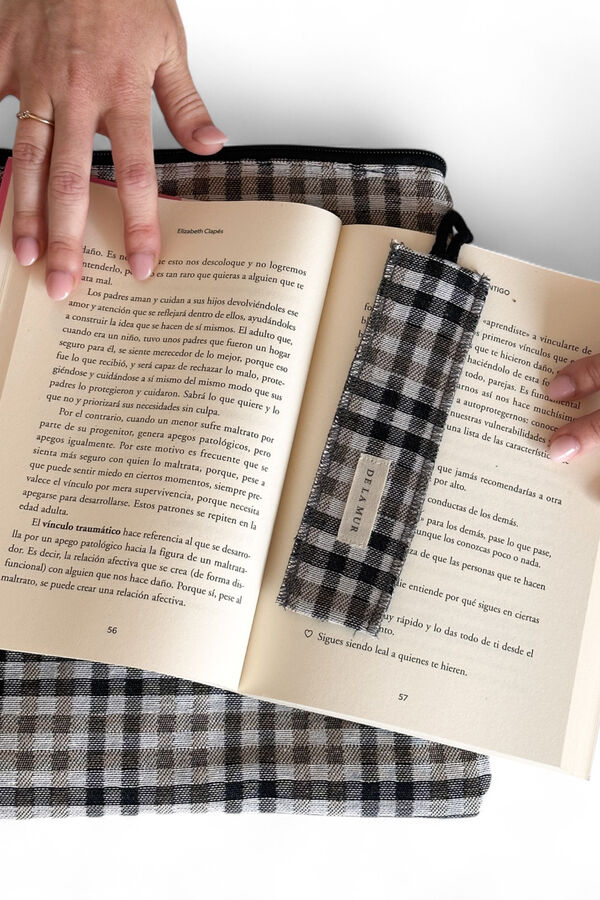 De La Mur Funda Libro Lian + Punto Libro Regalo estampado