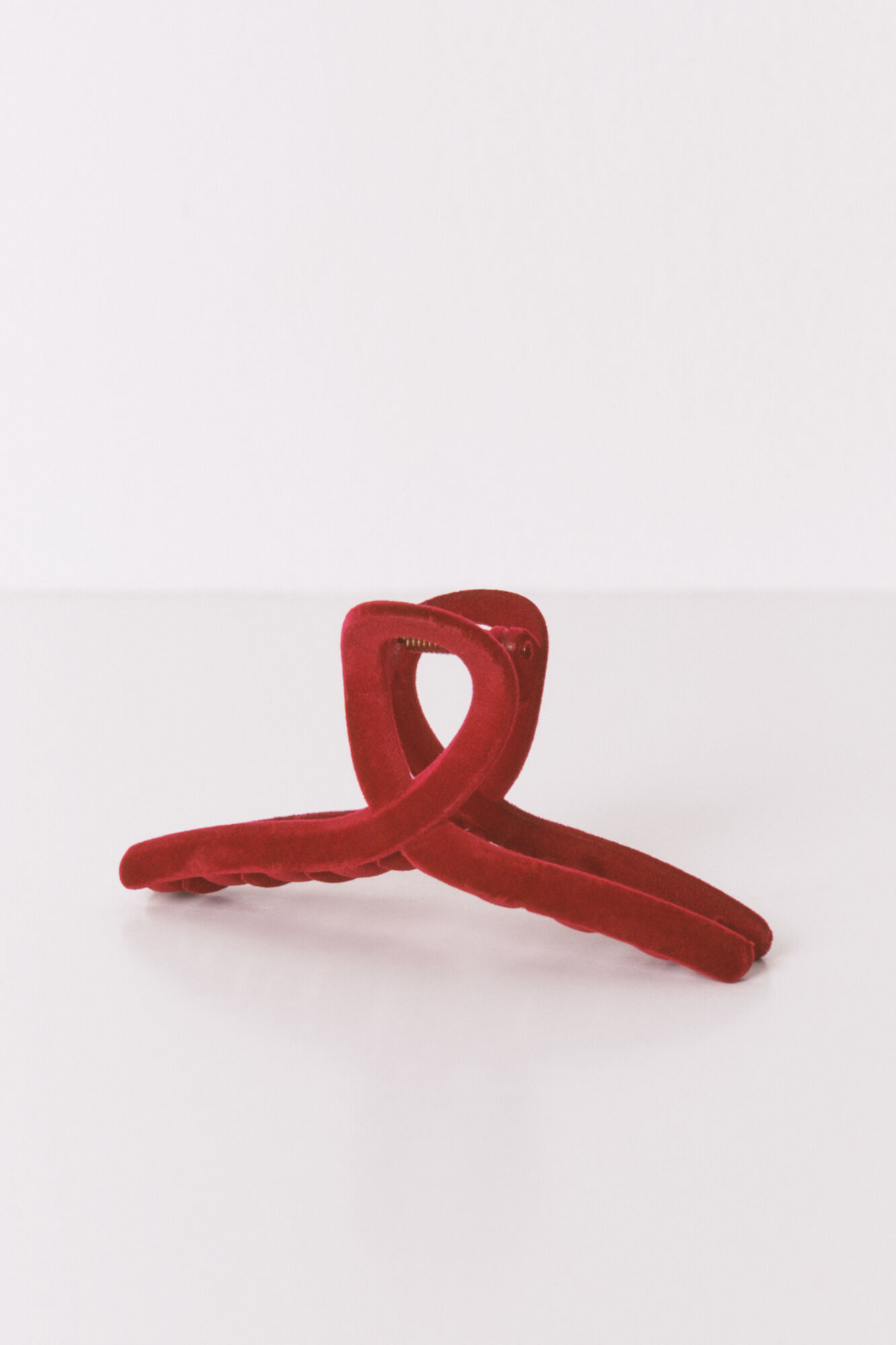 Women'secret Large red velvet clip