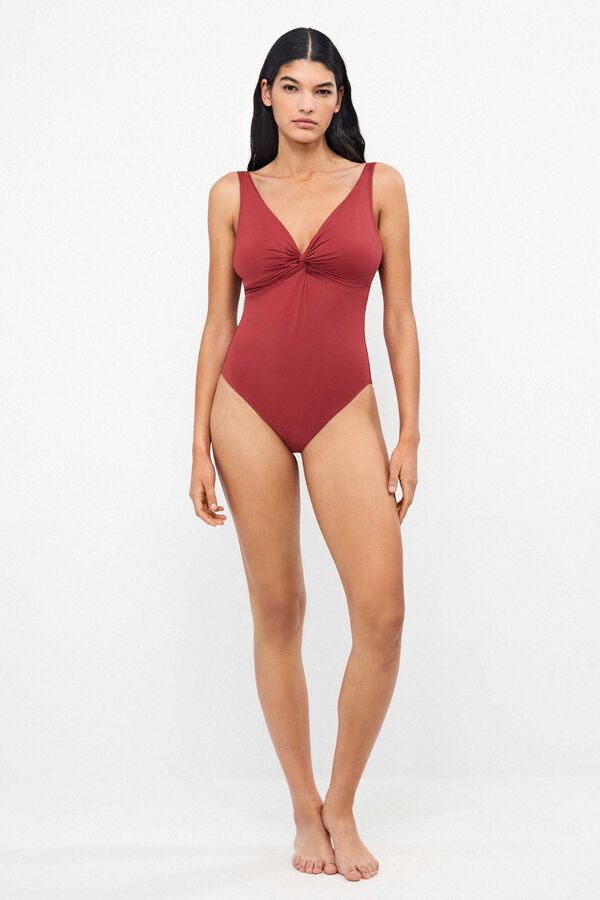 Gisela Ba&ntilde;ador efecto moldeador sin aro burdeos