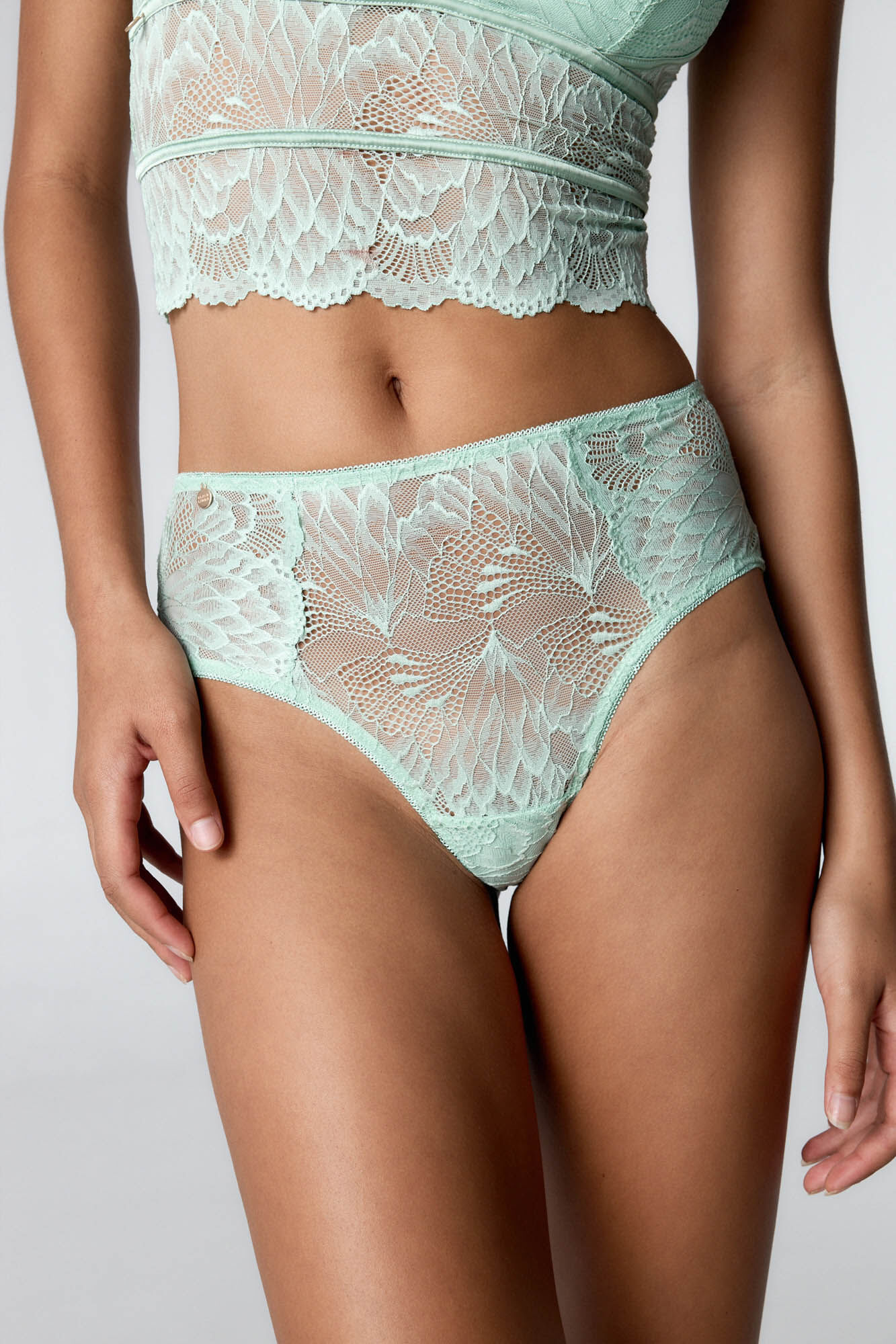 Black Limba Hoch taillierter Brazilian- Hipster in Moossalviagr&uuml;n