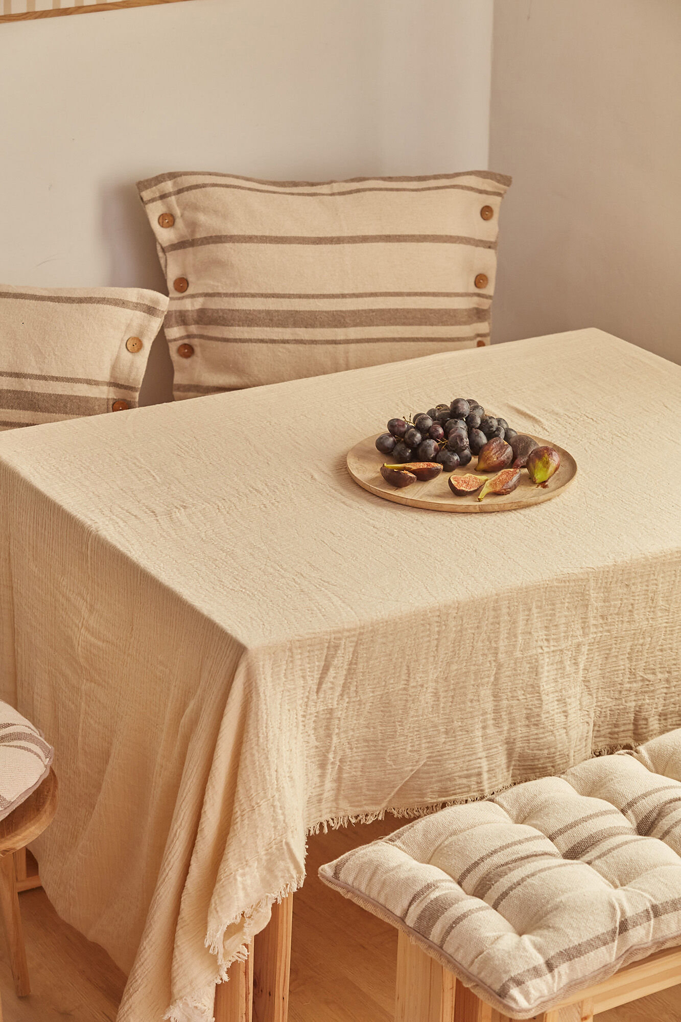 Calma House Tischdecke Layer 160x200 Ecru