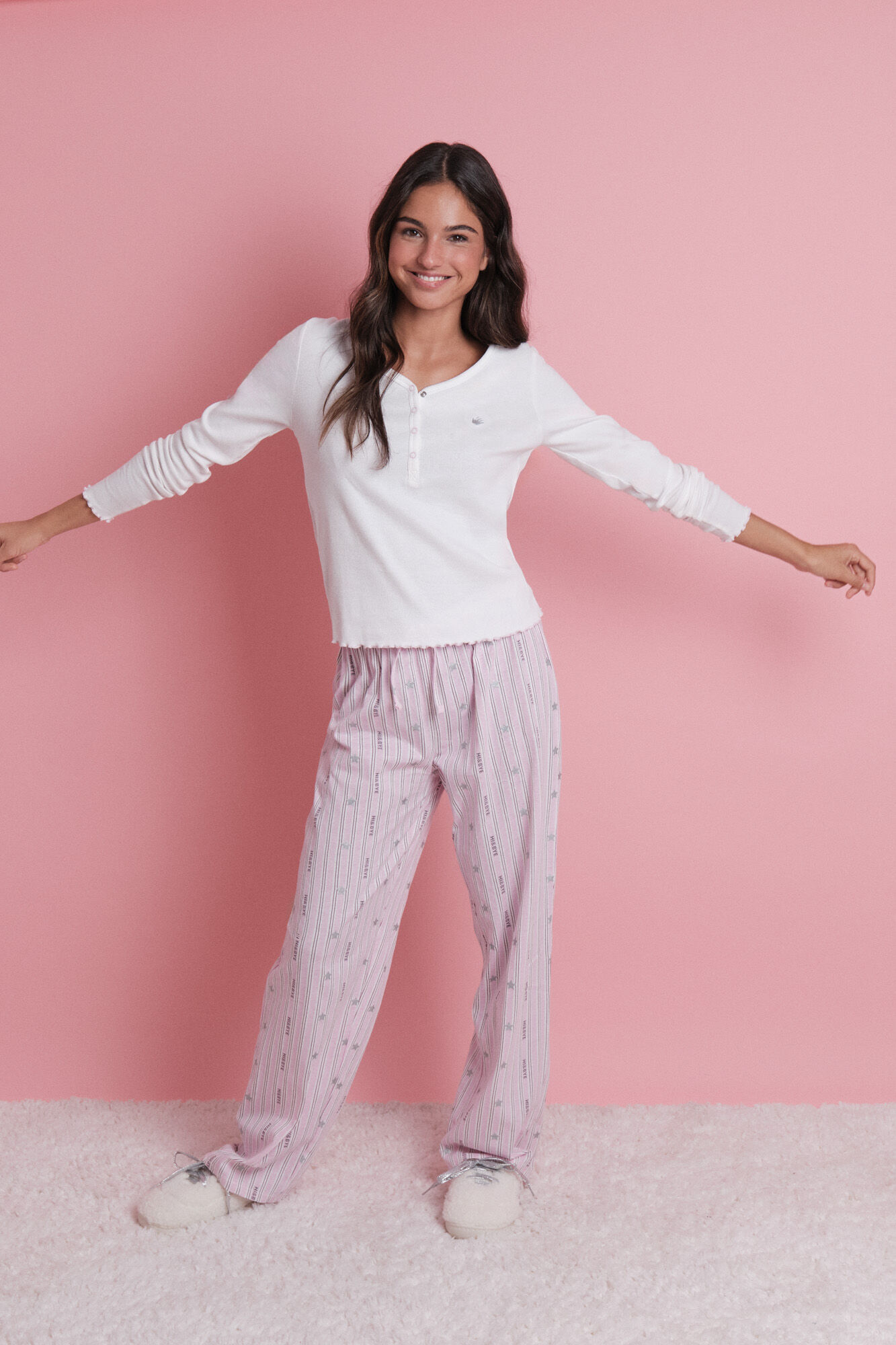 HI&BYE Pijama largo algod&oacute;n rayas logo blanco 