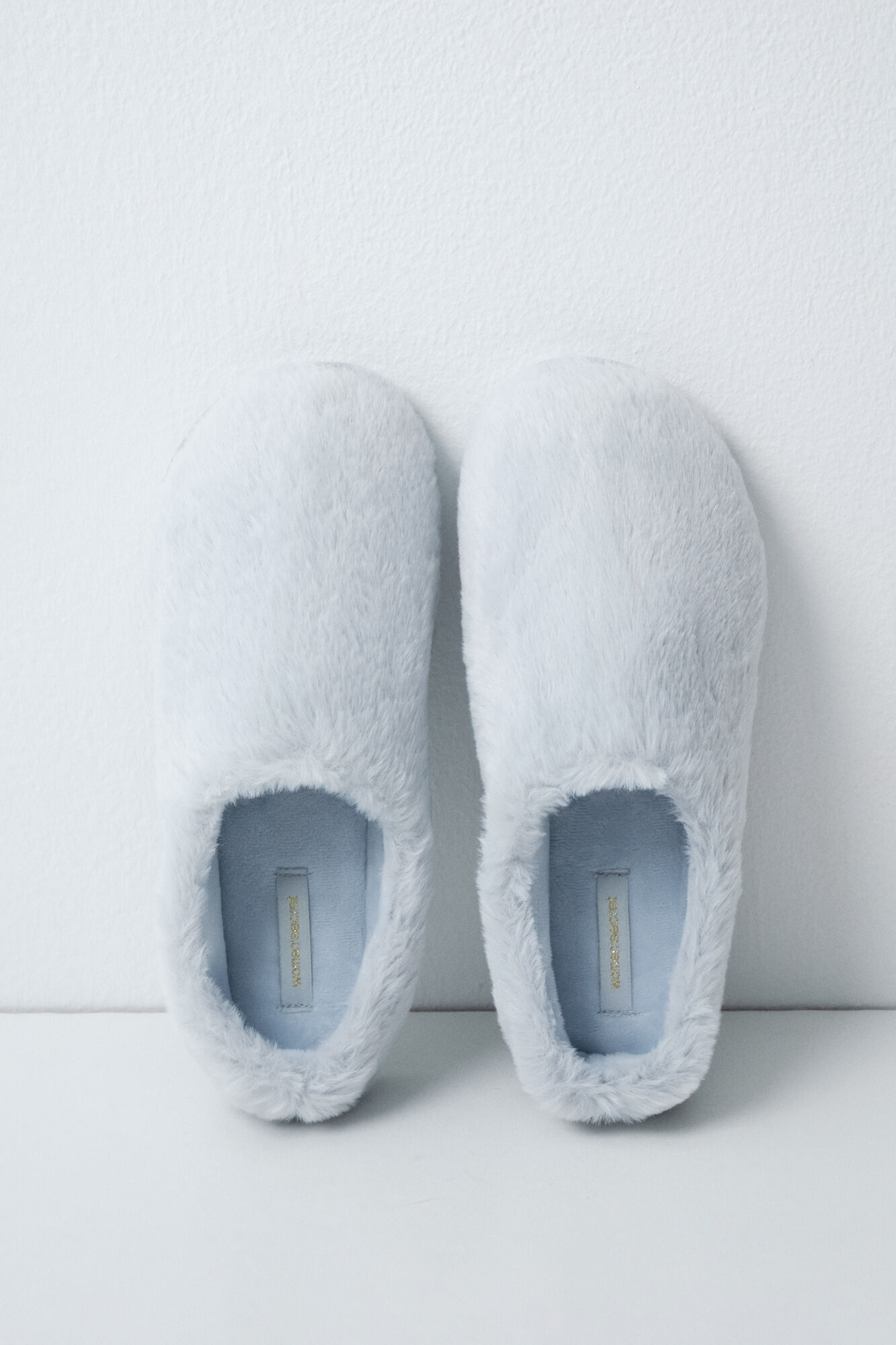 Women'secret Blue faux fur slippers