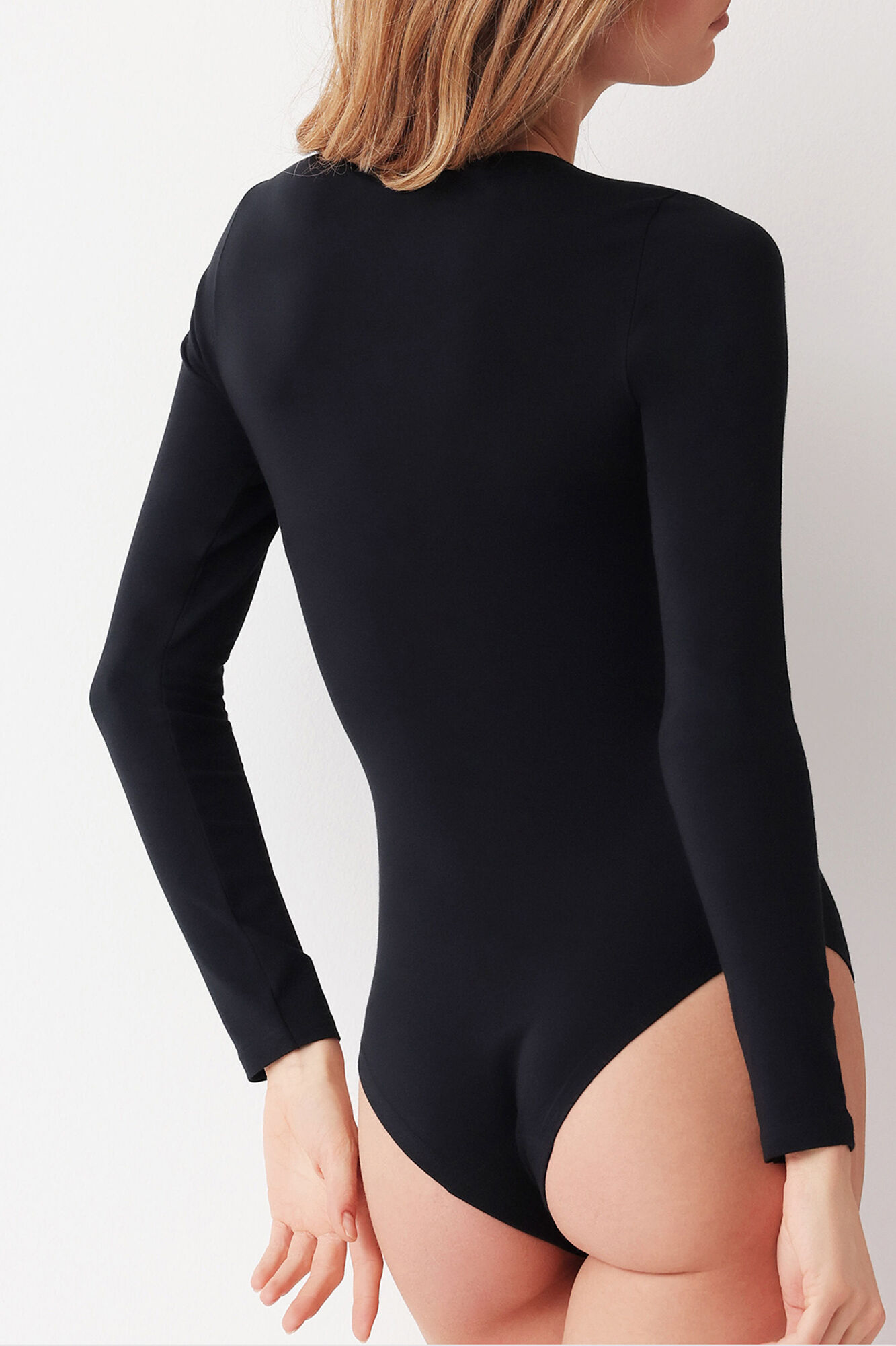 Cotonella Body negro manga larga cuello redondo