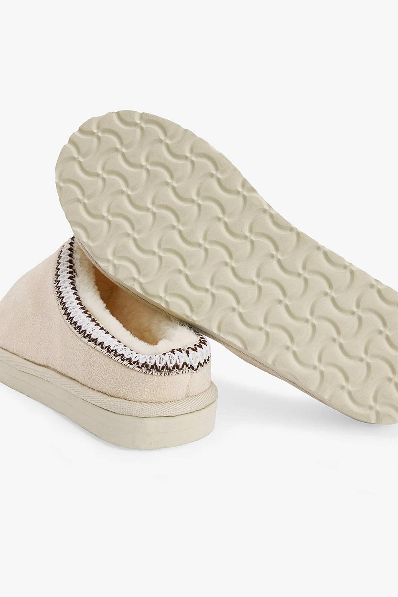 Penti Zapatillas de casa Hannah con detalles bordados