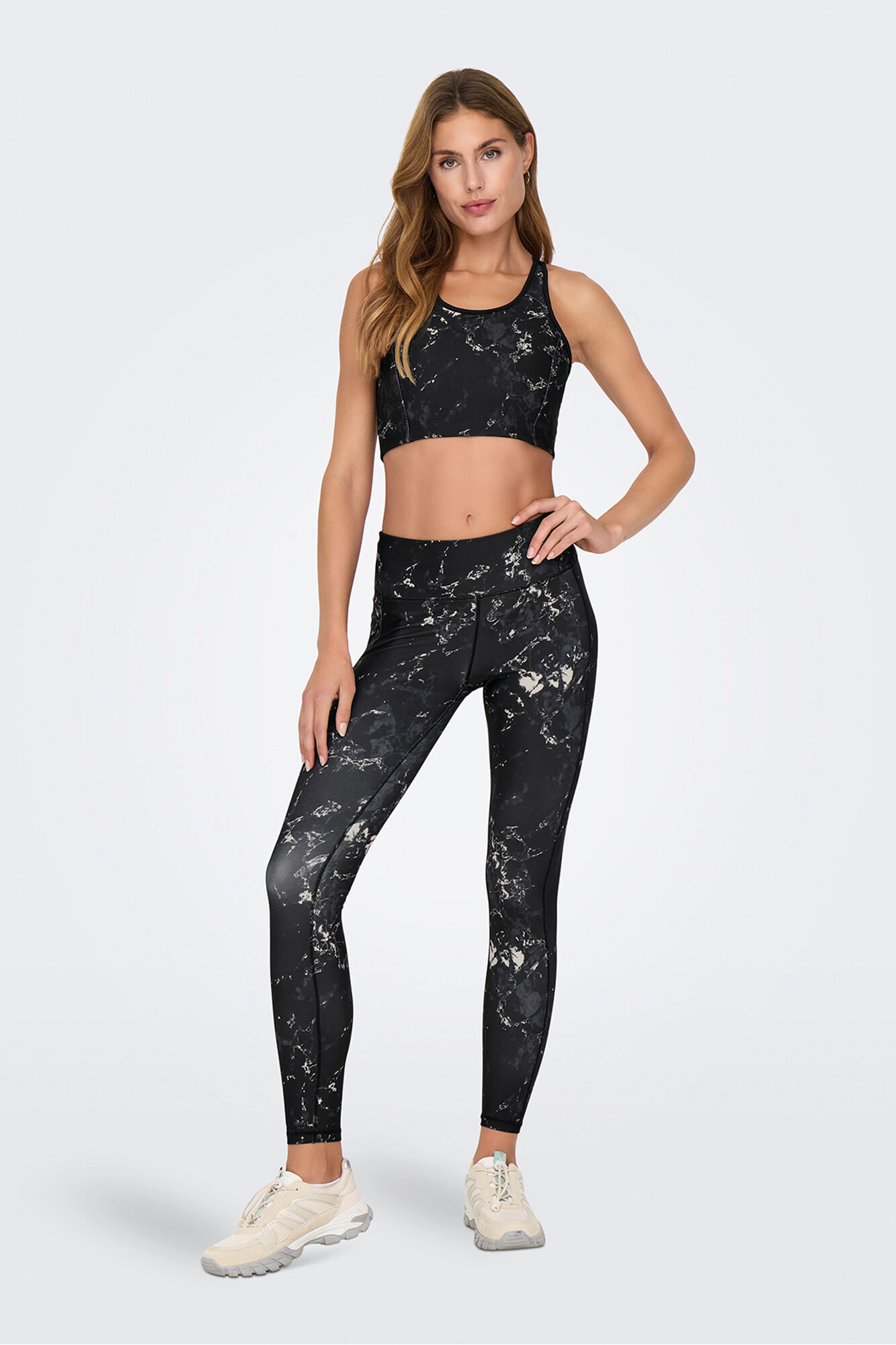 Only Play Leggings mit hoher Taille und Tasche