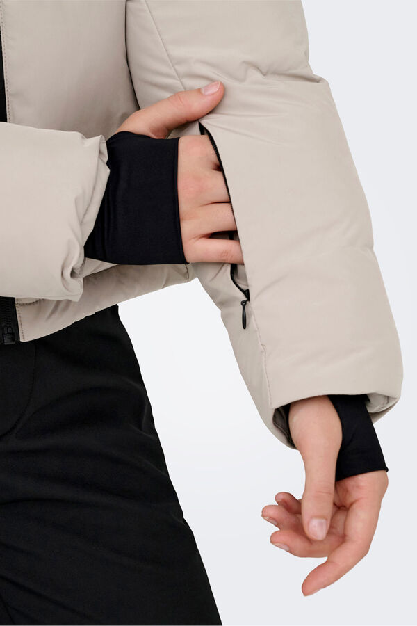 Only Play Technische gepolsterte Jacke für Damen Nude