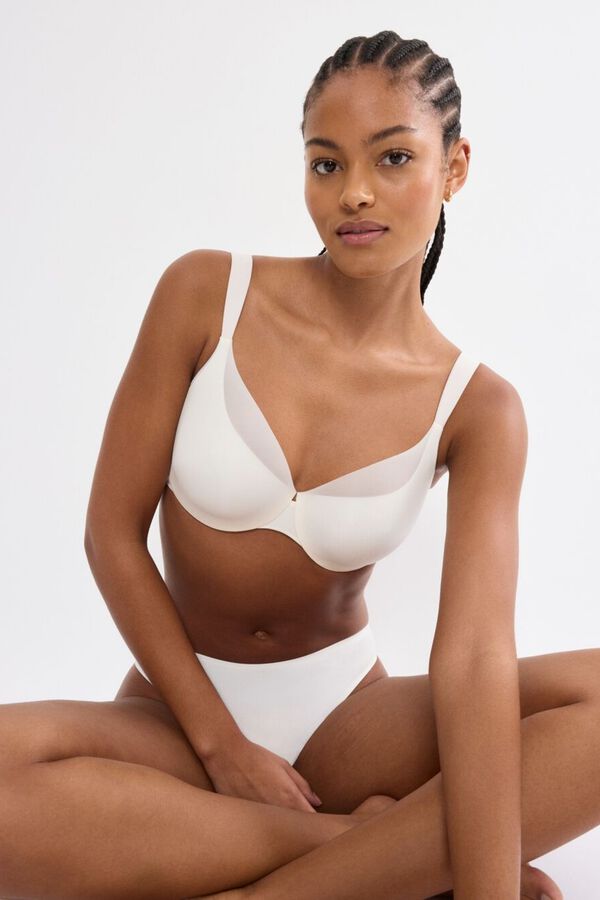 Triumph Underwired shaping bra beige