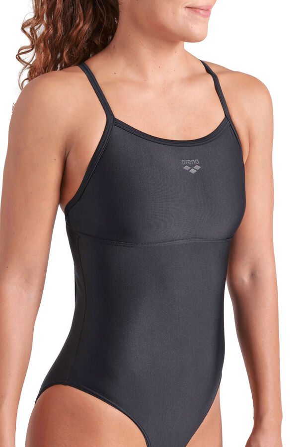 Arena Ba&ntilde;ador deportivo gris