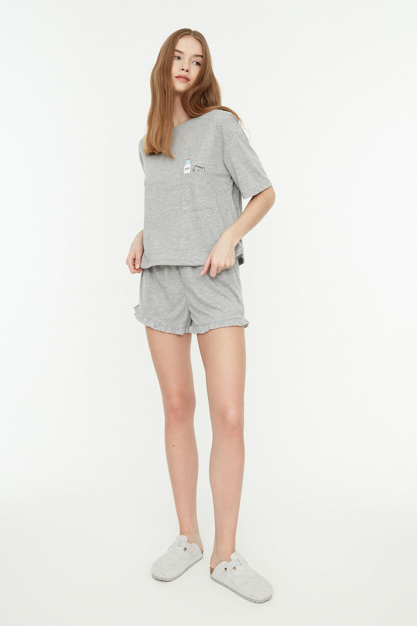 Trendyol Conjunto pijama corto volantes gris&nbsp;&nbsp;