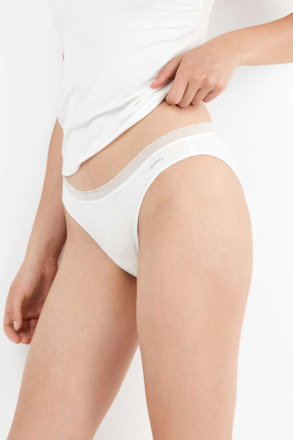 Gisela Basic panty with lace trim Bela