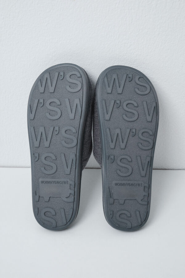Women'secret Grey Snoopy studded slippers grey
