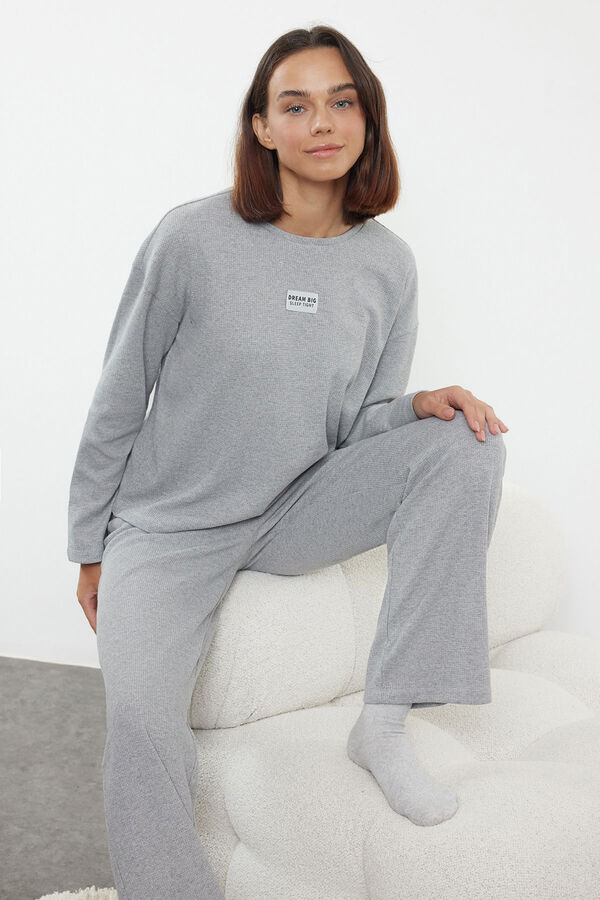 Trendyol Gray plush pyjamas set Grau
