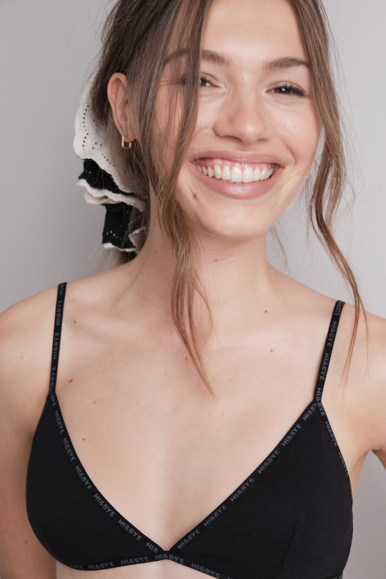 HI&BYE Sujetador triangular algod&oacute;n copas extra&iacute;bles negro