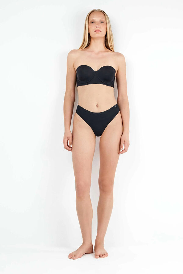 Gisela Braga tanga invisible microfibra negro