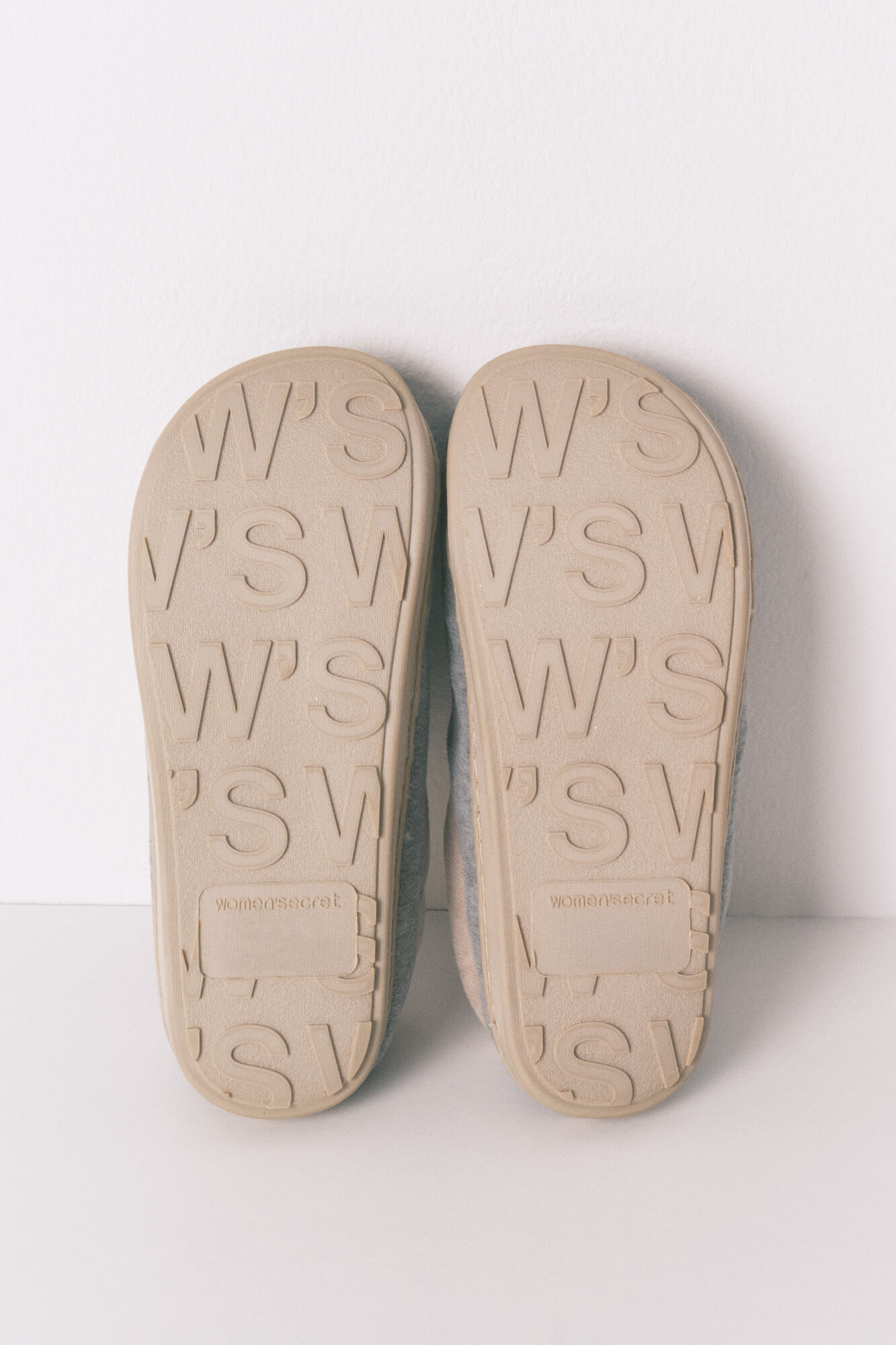 Women'secret Zapatillas casa gris Snoopy