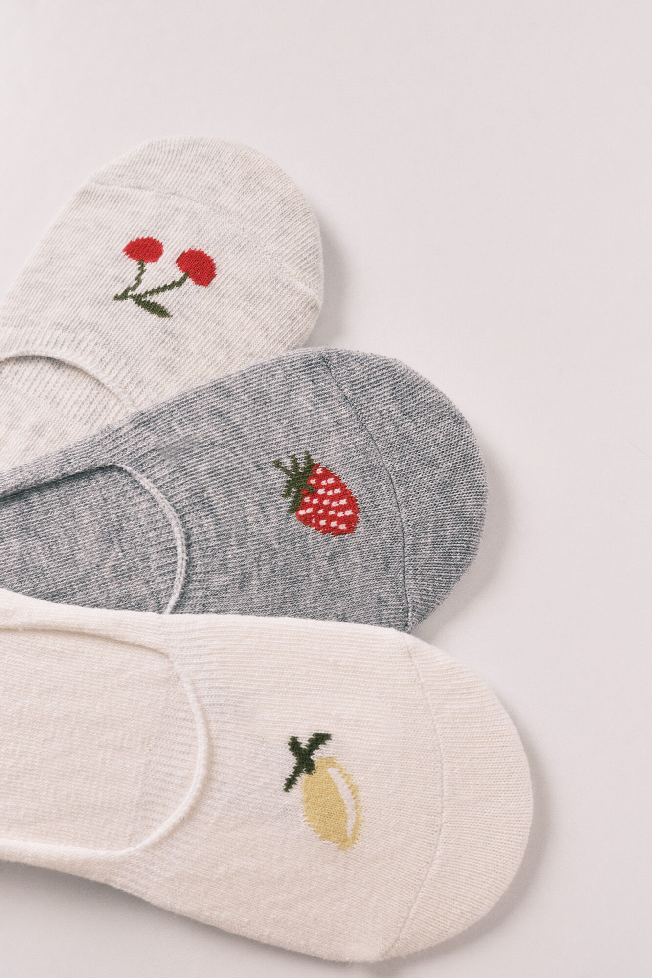 Women'secret Pack 3 calcetines invisibles estampados frutas