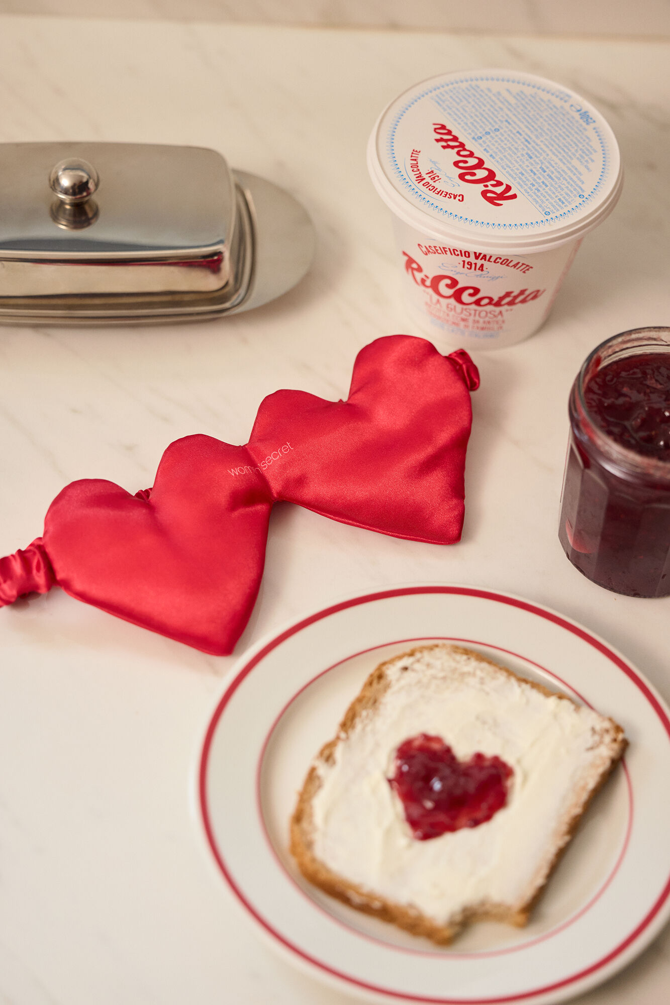 Women'secret Masque de sommeil &agrave; c&oelig;urs rouge