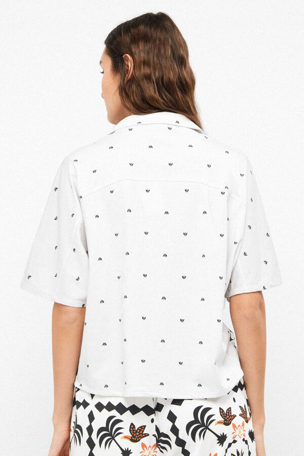 Gisela Camisa fluida print tropical manga japonesa blanco