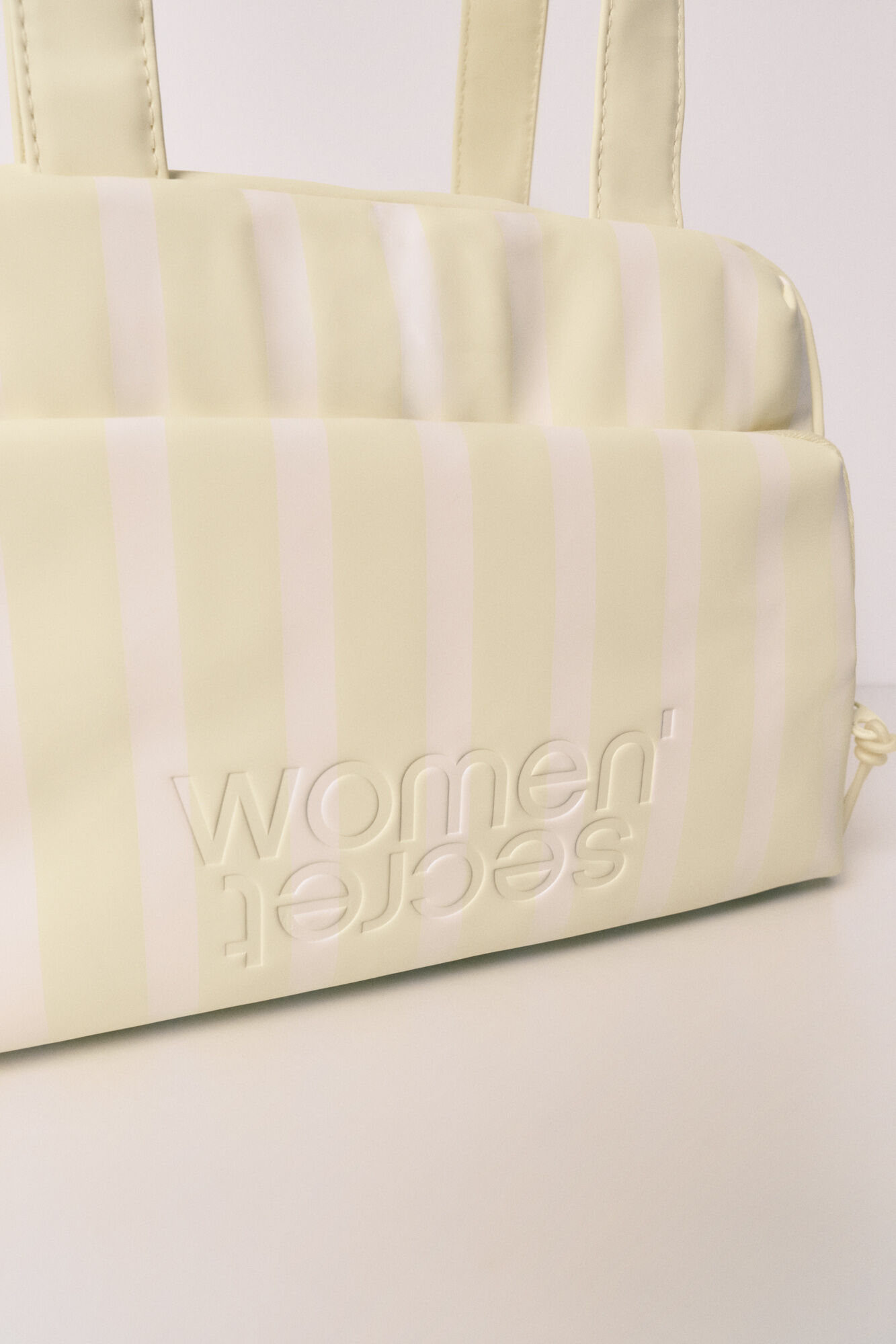 Women'secret Large zip vanity case