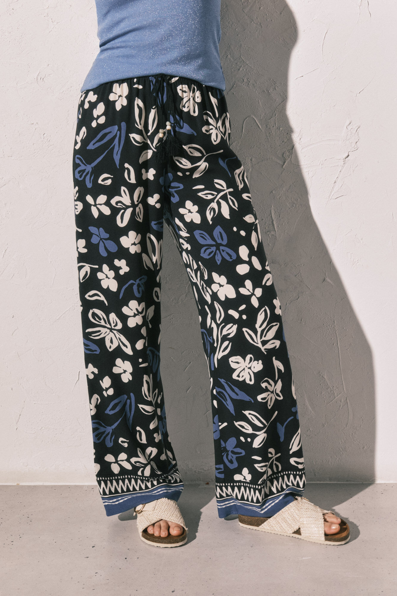 Women'secret Blauer Hose mit Blumenprint