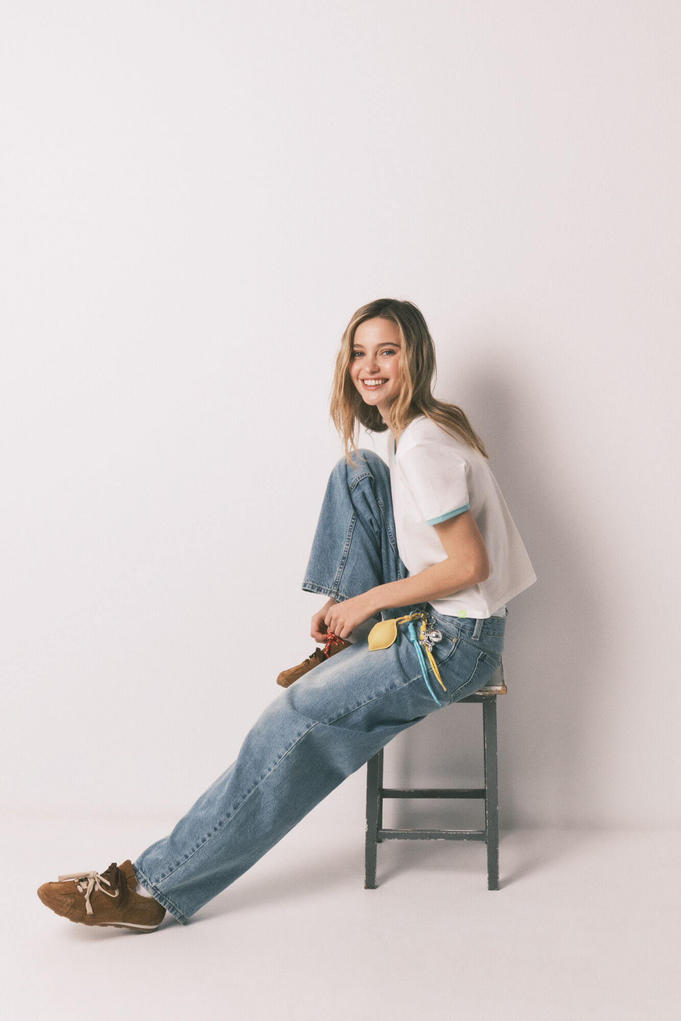 HI&BYE T-shirt lisa manga curta em 100% algod&atilde;o branca