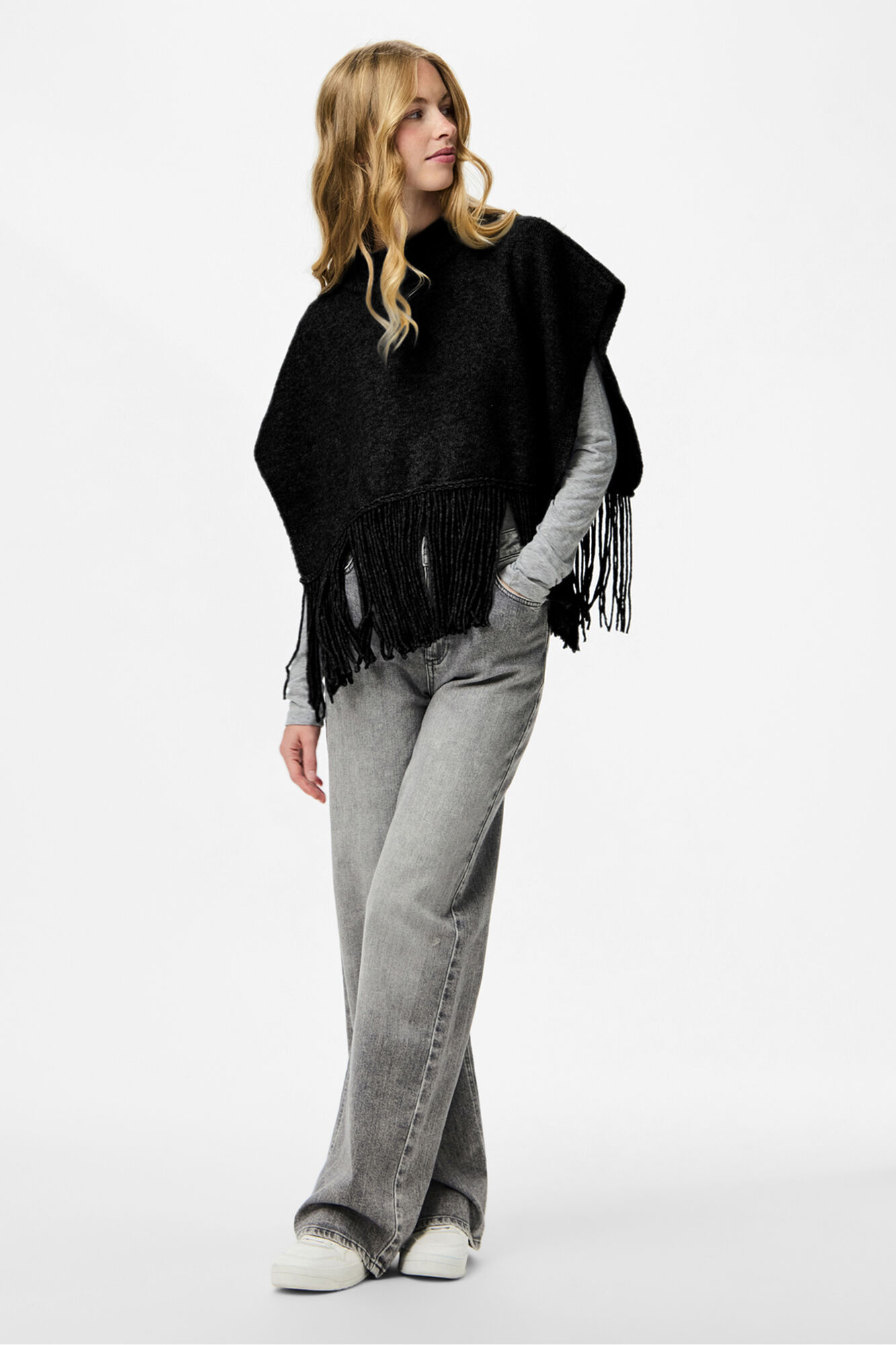 Pieces Poncho com franjas