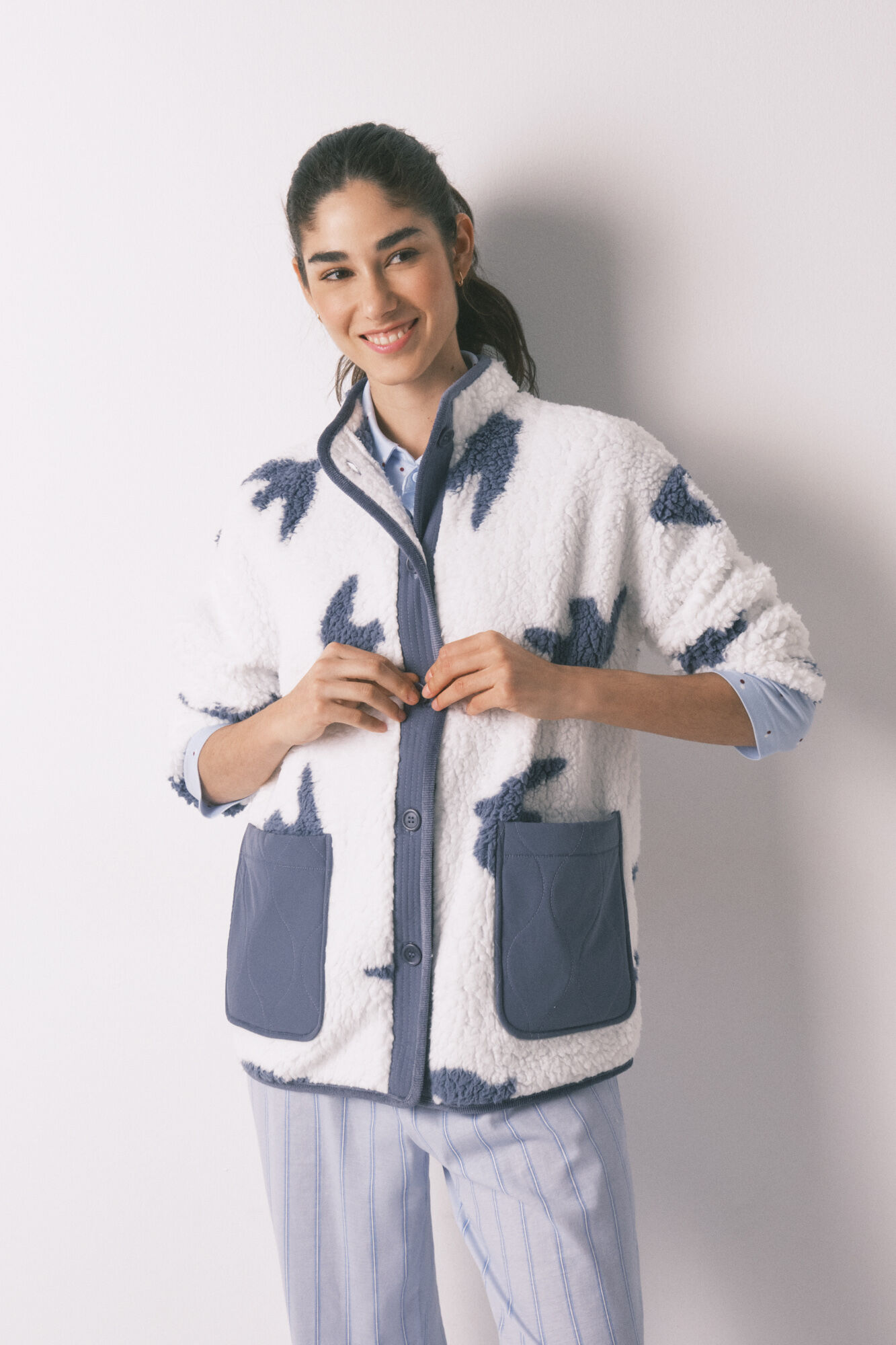 Women'secret White faux shearling bird print short robe