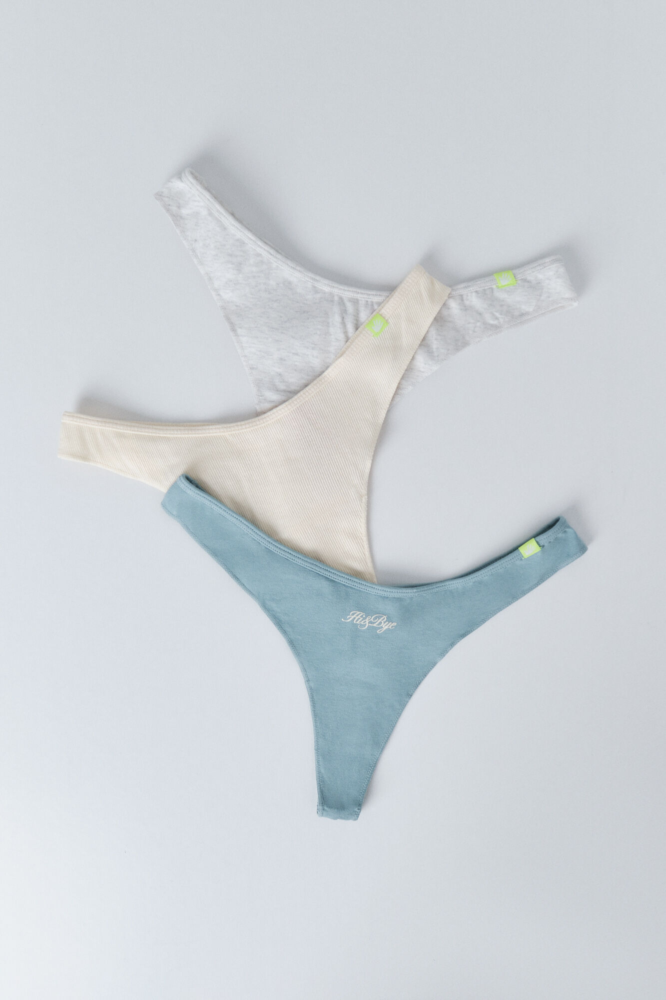 HI&BYE Pack of 3 yellow, green and grey thongs