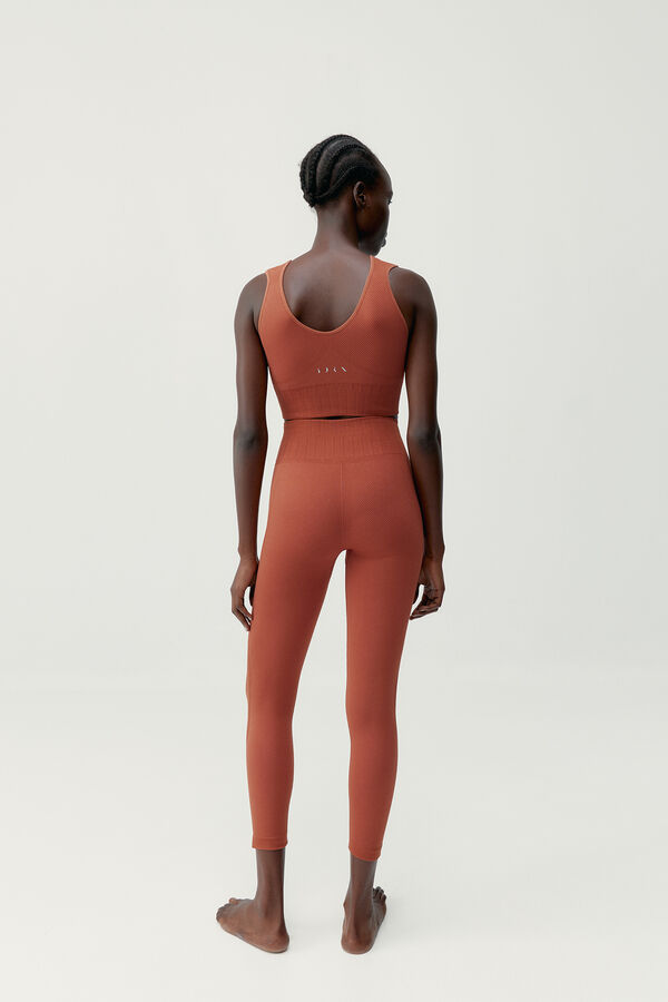 Born Living Yoga Annapurna sports top red