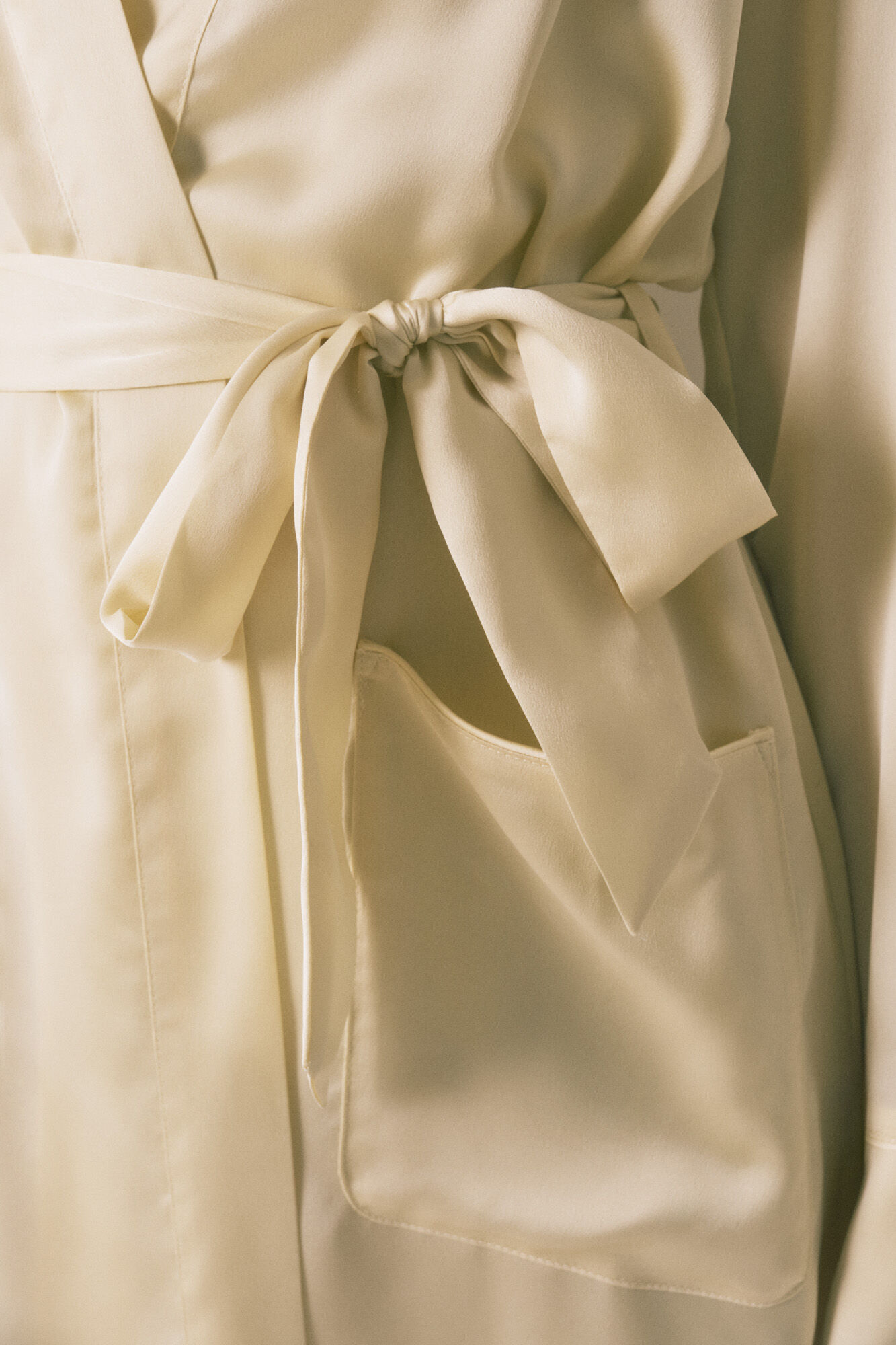 Women'secret Robe de chambre courte satin jaune