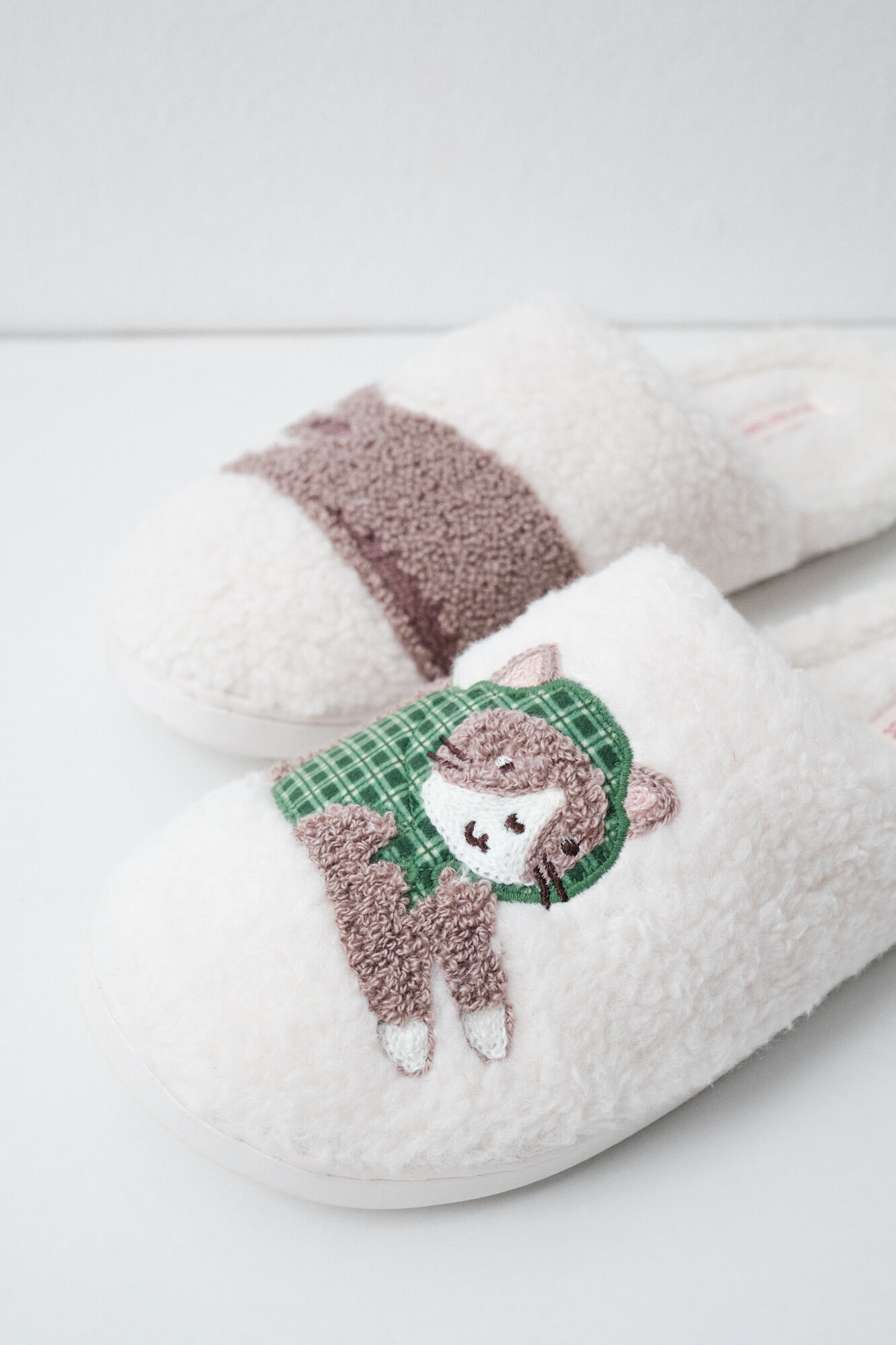 Women'secret Cat faux shearling slippers